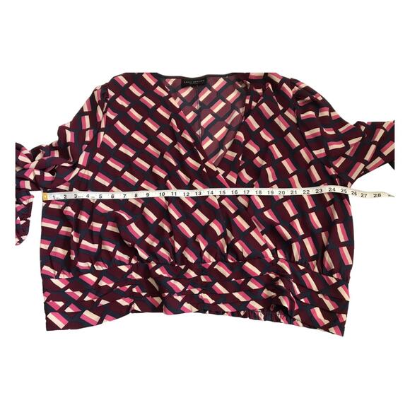 Lane Bryant Top Size 24 Multicolor Geometric Print Long Sleeve Cropped Wrap - Picture 12 of 14